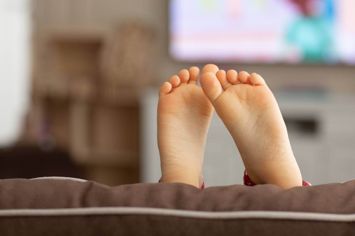 El truc casolà per rentar-se els peus amb sal i vinagre un cop a la setmana