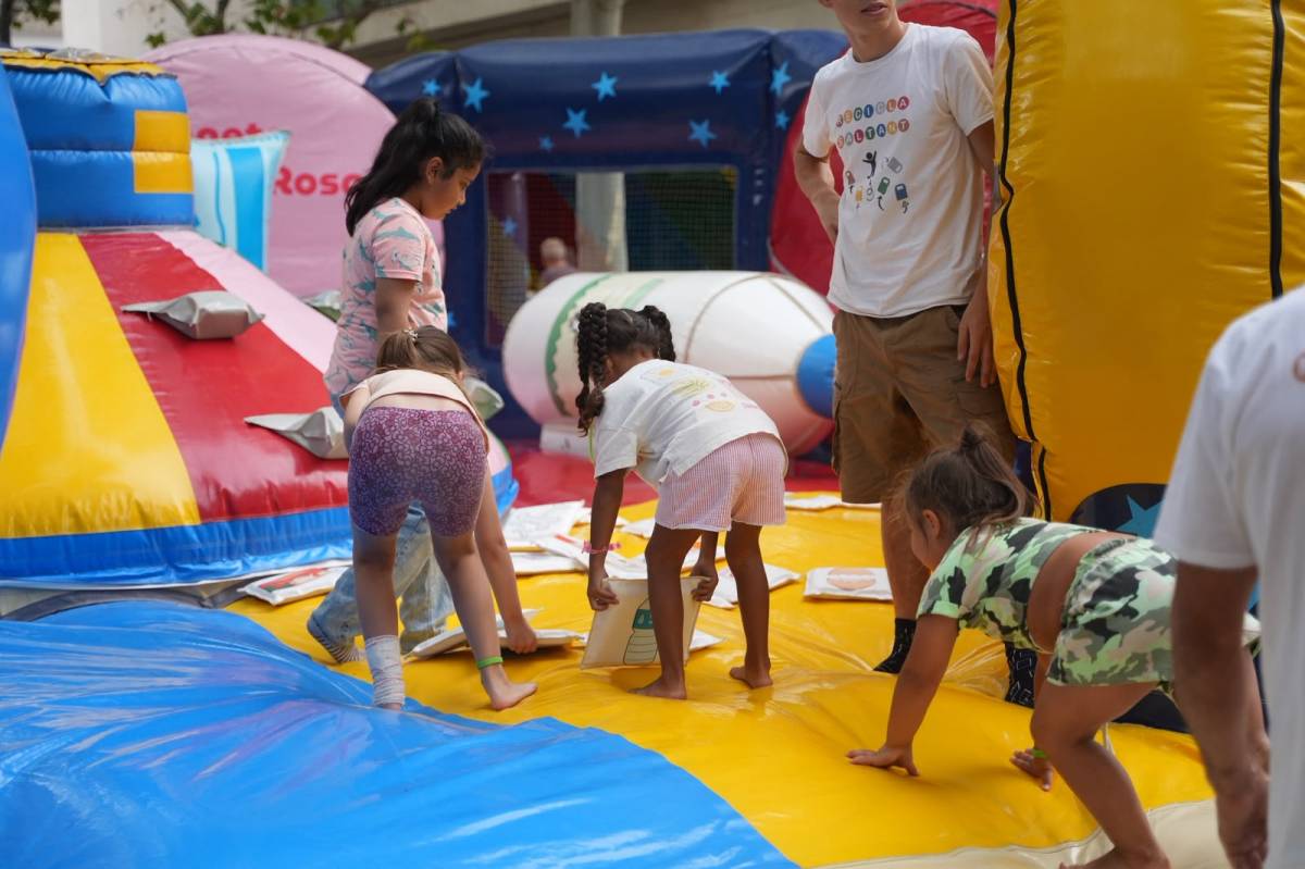 Els inflables infantils de la festa de la Creu de Barberà - DAVID CHAO