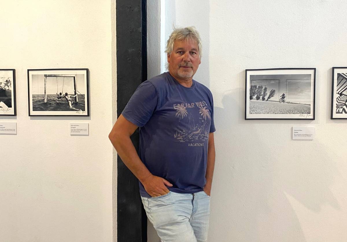 El fotògraf Quim Giró, amb la sèrie d`imatges en blanc i negre que retraten gent i territori. - S. Berbís El fotògraf Quim Giró, amb la sèrie d`imatges en blanc i negre que retraten gent i territori.