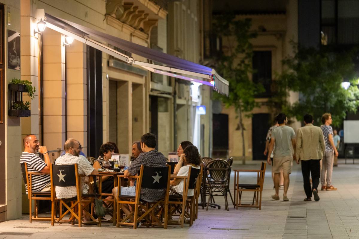 Quina diferència hi ha entre les nits tropicals, tòrrides i roents?