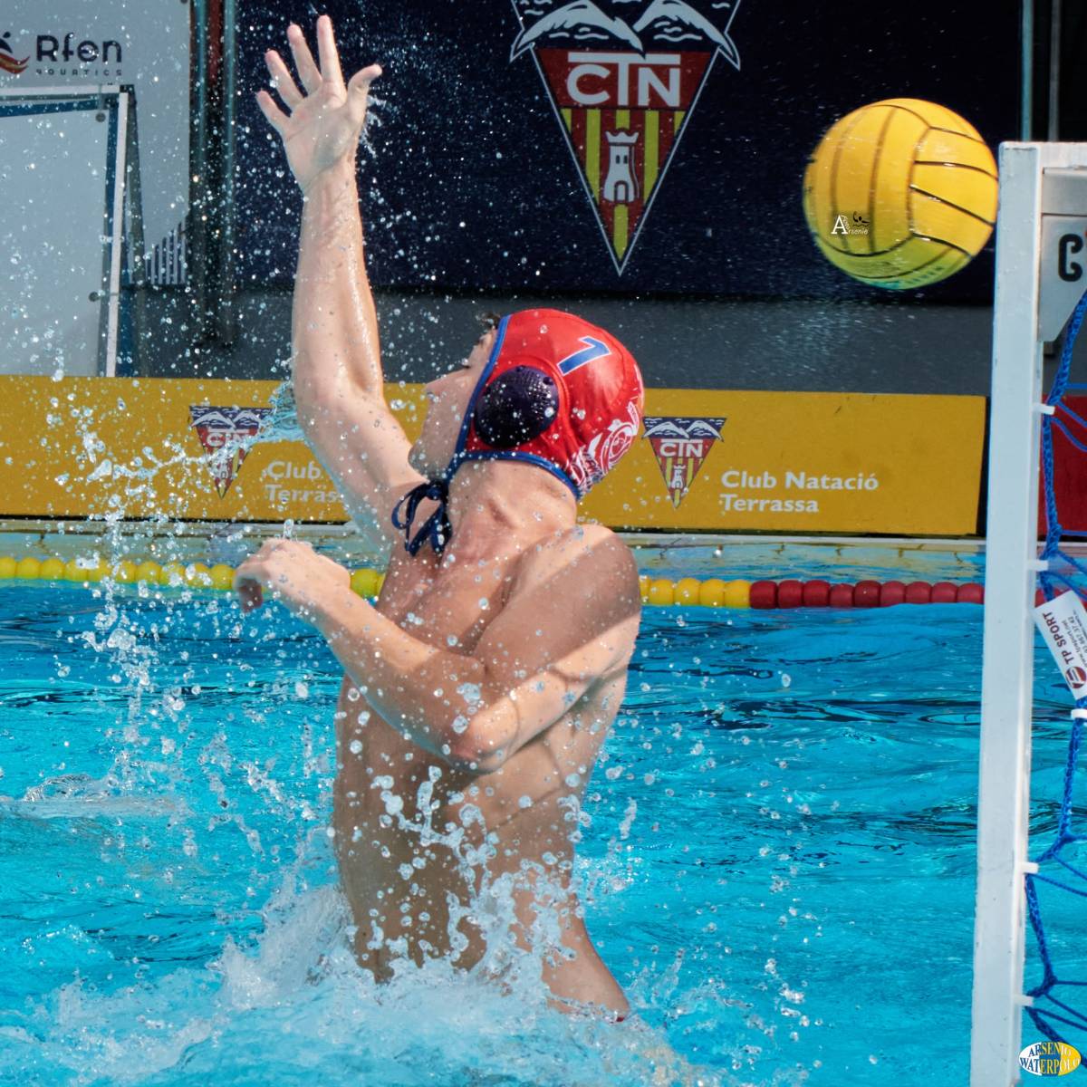 Roc Salas i Luka Krstic, joves talents per al CN Terrassa de waterpolo