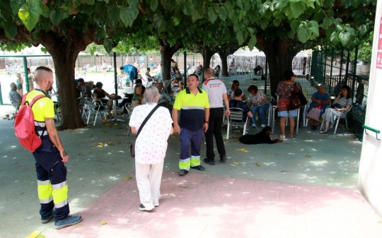 Els veïns evacuats de Querol esperen amb certa tranquil·litat l'evolució de l'incendi d'Aiguamúrcia