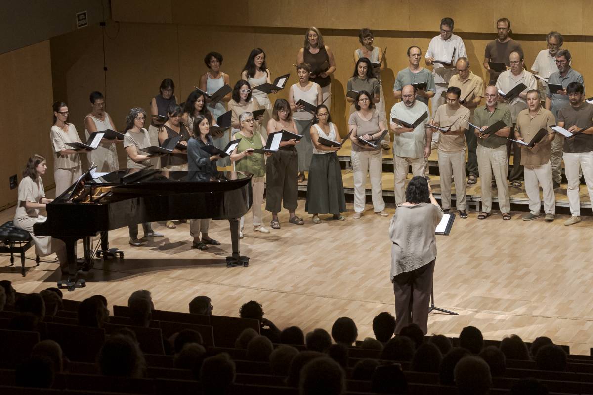 Moment del concert de la Coral Cantiga a l'Auditori Terrassa - Lluís Clotet