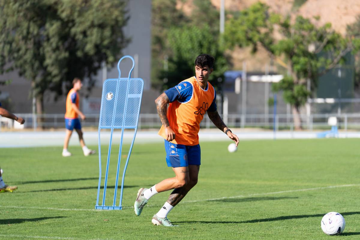 Primer entrenament del CES amb els jugadors de l`ascens a Sant Oleguer - Primer entrenament del CES amb els jugadors de l`ascens a Sant Oleguer