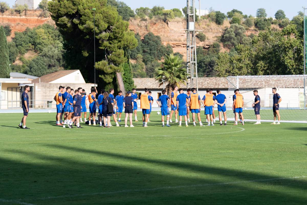 Primer entrenament del CES amb els jugadors de l`ascens a Sant Oleguer - Primer entrenament del CES amb els jugadors de l`ascens a Sant Oleguer