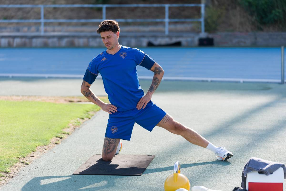 Primer entrenament del CES amb els jugadors de l`ascens a Sant Oleguer - Primer entrenament del CES amb els jugadors de l`ascens a Sant Oleguer