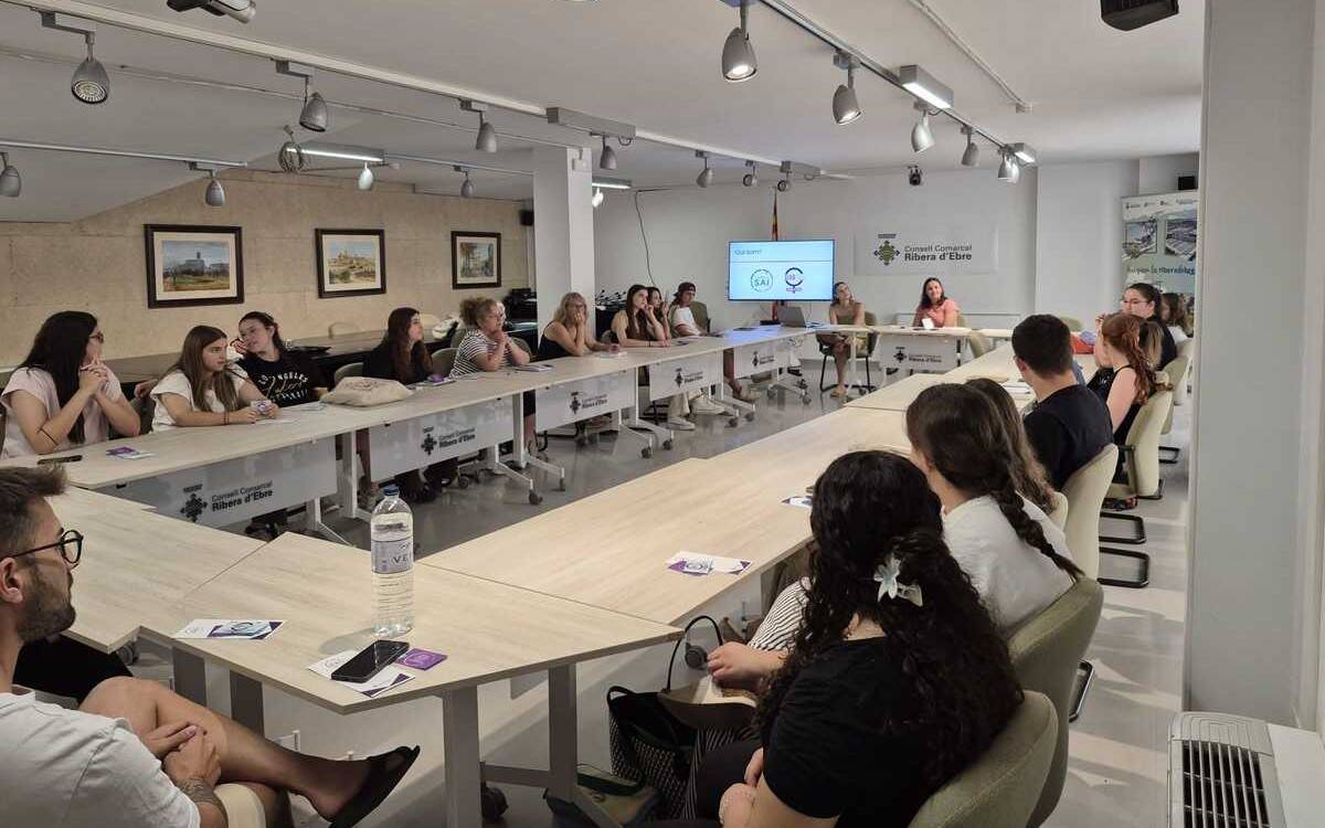 La Ribera d'Ebre forma monitors i vetlladors per detectar i prevenir les violències masclistes i LGBTI-fòbiques