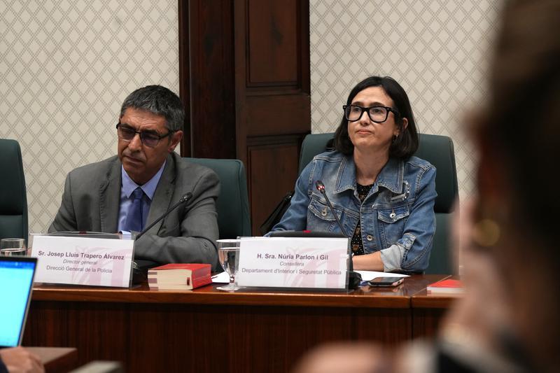 Parlon admet que la infiltració policial en una assemblea de docents va ser «cutre»