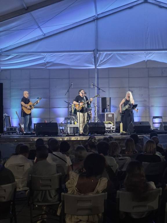 Final de la Festa Major amb artistes locals a Viladecavalls