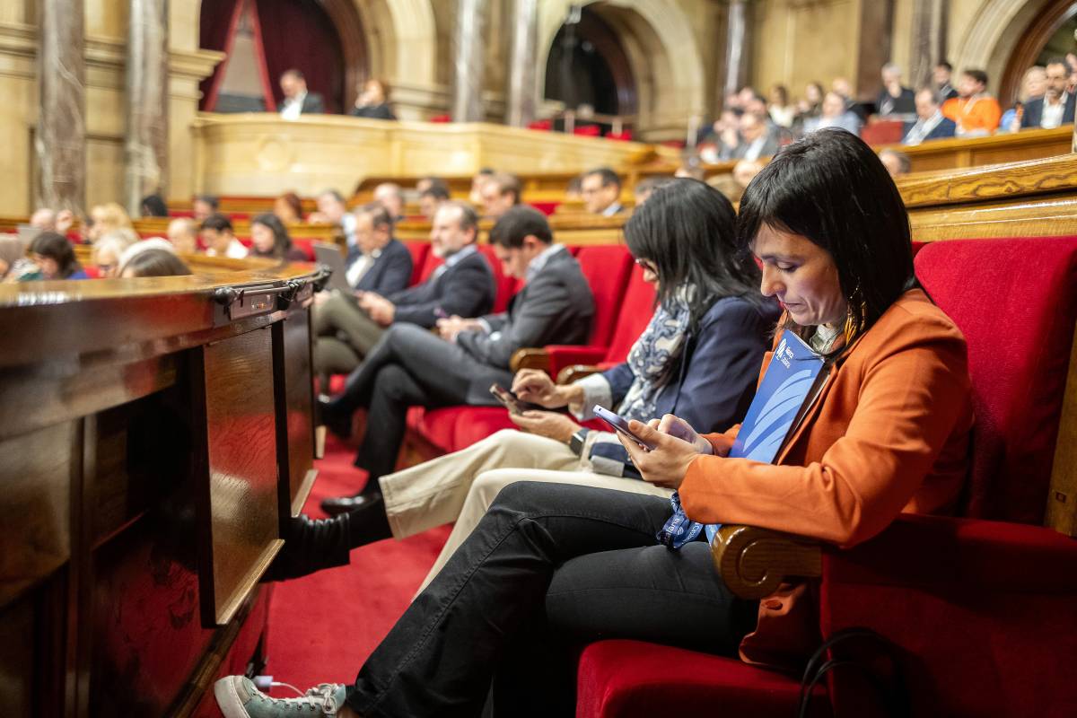 La recepta del Parlament contra els discursos d'odi: què expliquen els casos d'Orriols i Vox?