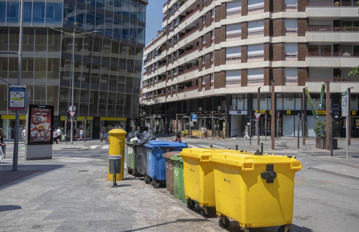 Plaça d`Anselm Clavé - Nebridi Aróztegui Plaça d`Anselm Clavé