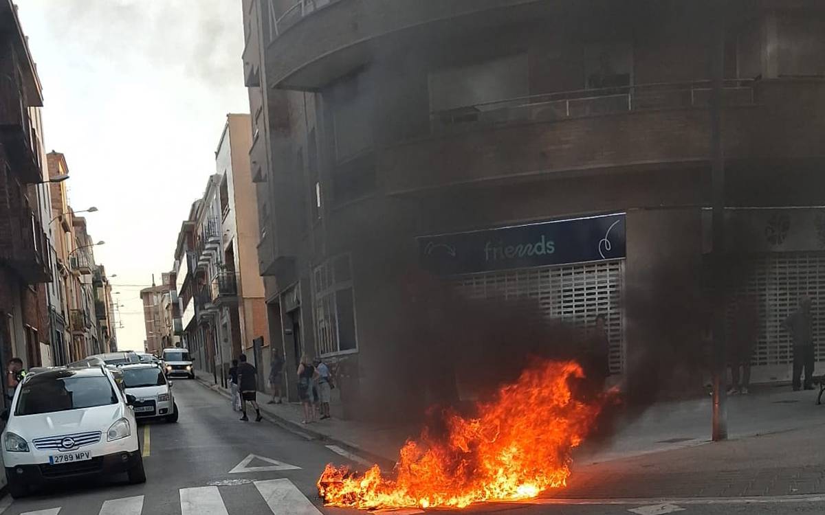 Nou incendi en un contenidor al Poble Nou de Manresa