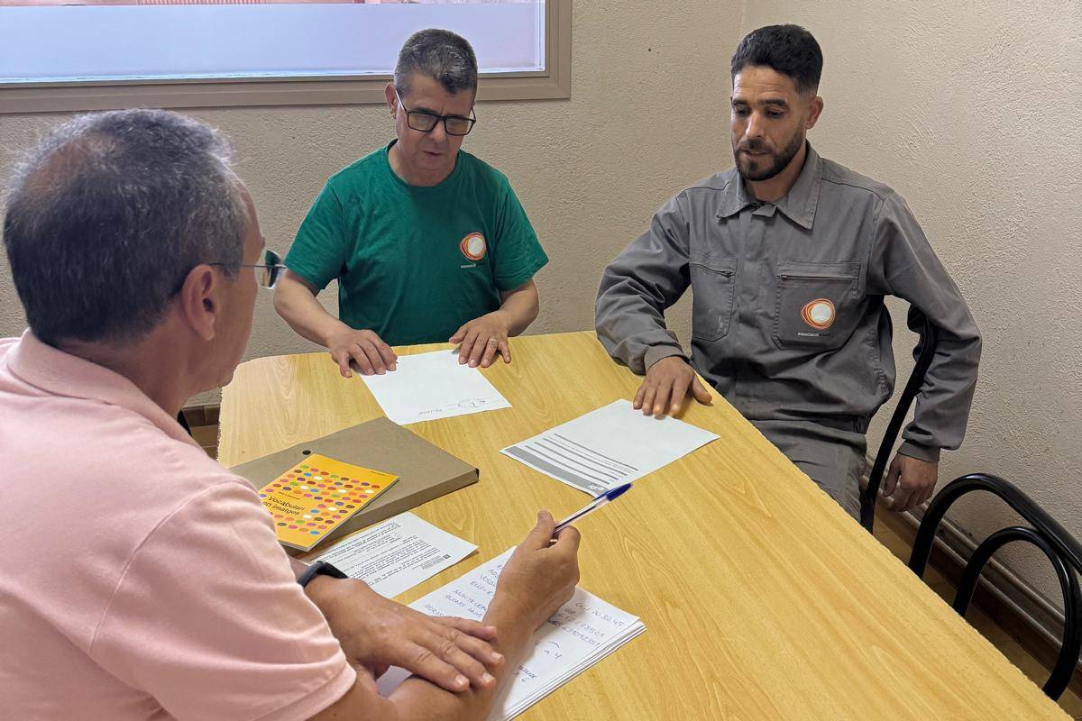 Dos dels treballadors treballen a Amisol - Dos dels treballadors treballen a Amisol