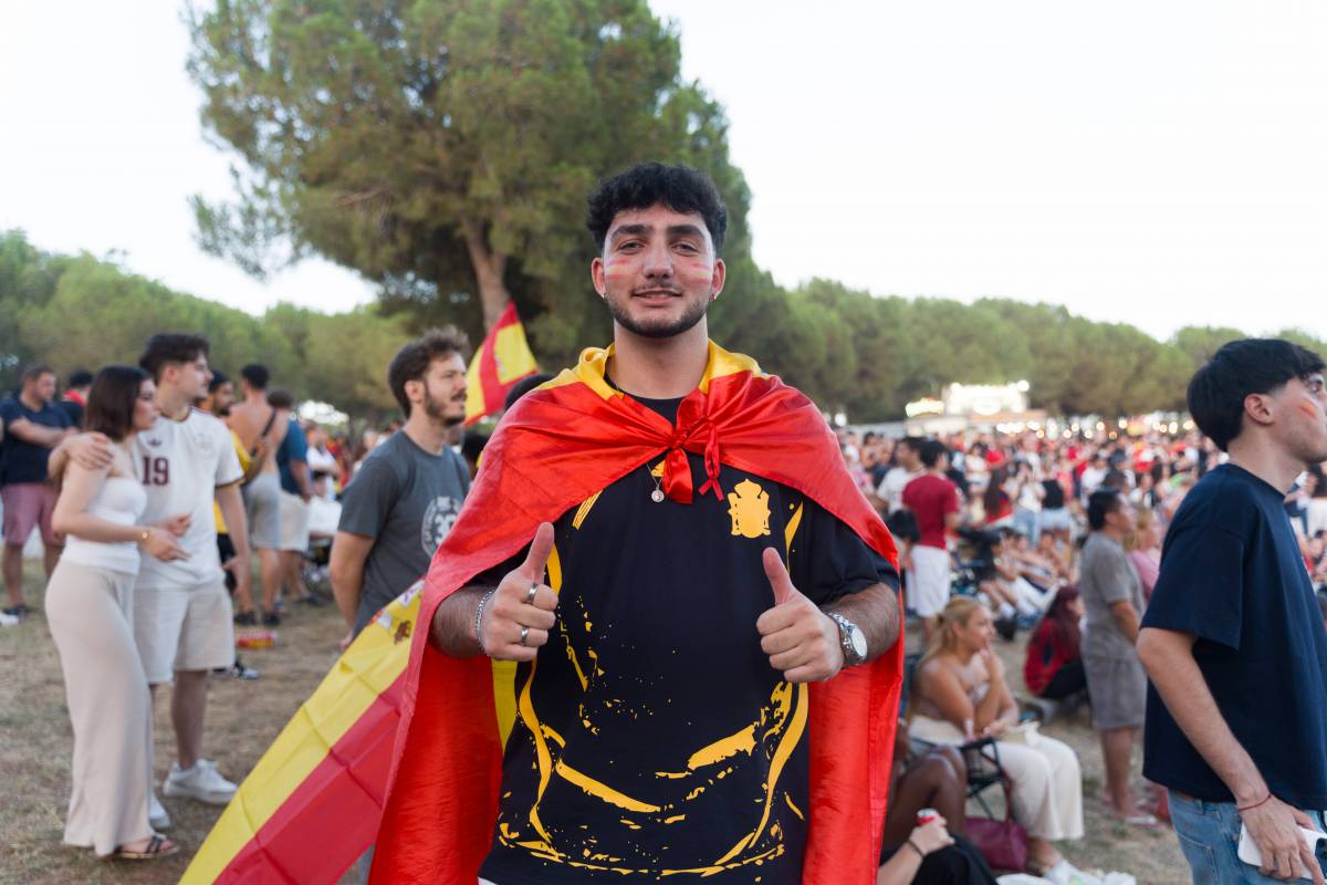 Aficionats a la pantalla gegant - Aficionats a la pantalla gegant