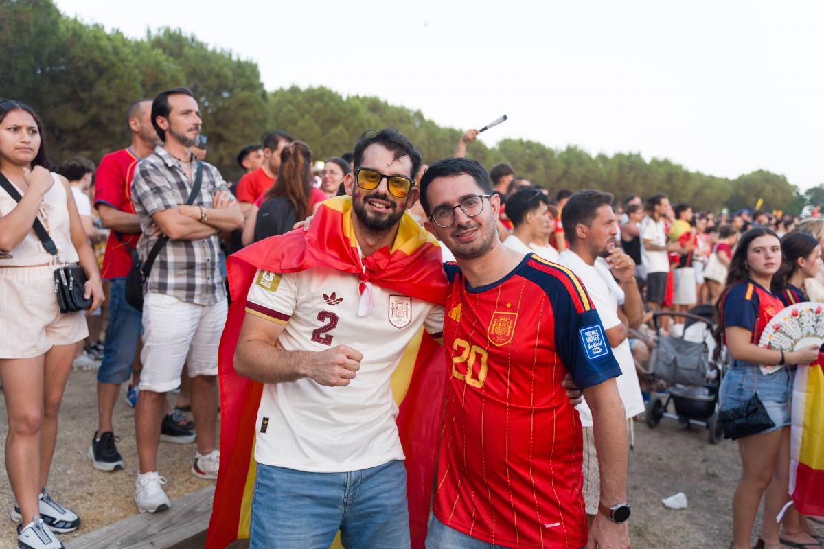 Aficionats a la pantalla gegant - Aficionats a la pantalla gegant