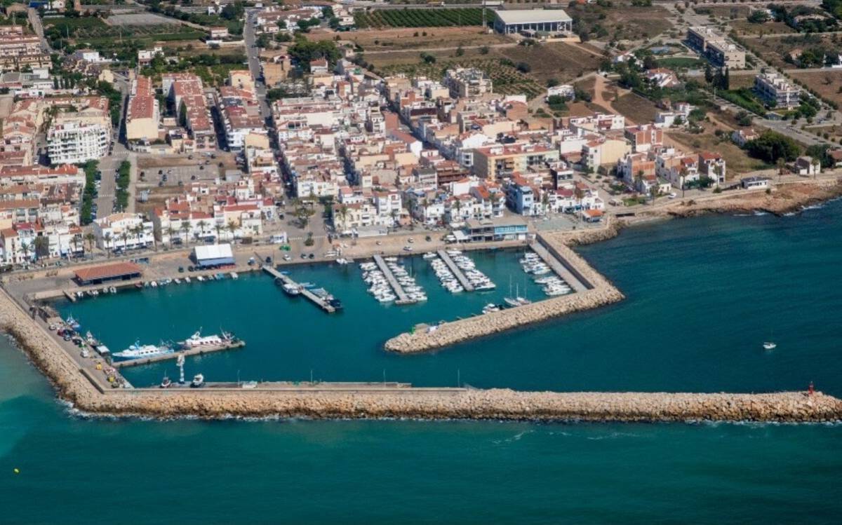 El port de les Cases d'Alcanar inicia l'ampliació del dic de recer amb una inversió de 4,5 milions d'euros