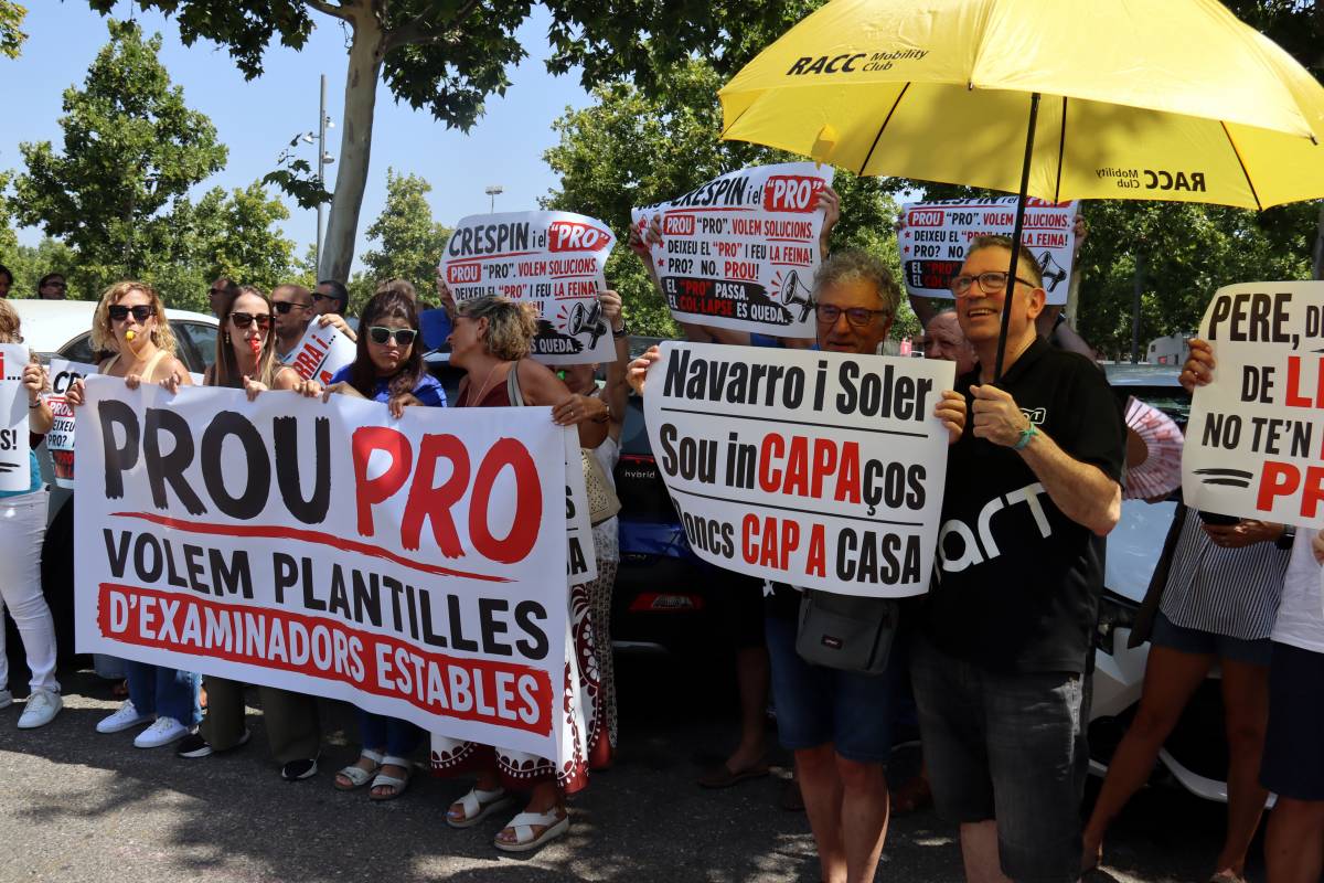 Les autoescoles lleidatanes planten cara a la DGT pel col·lapse en els exàmens