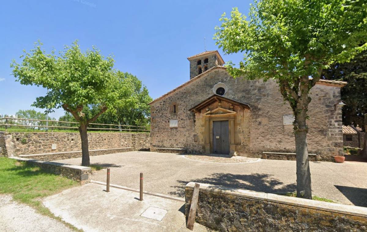 Vuit ferits, un de greu, per la caiguda d'un arbre sobre una casa de colònies a Olot