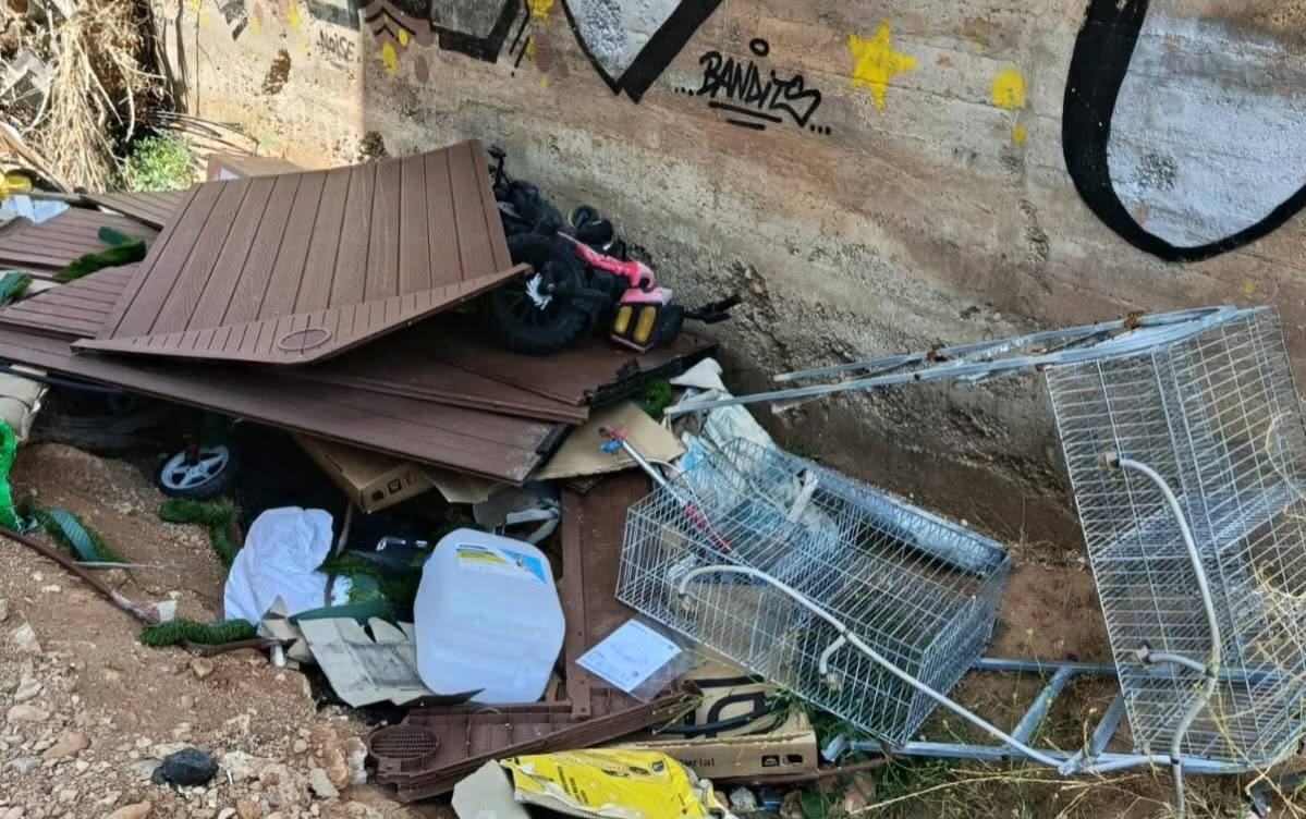 L'Ajuntament de Freginals denuncia l'abocament de residus domèstics en zones no habilitades