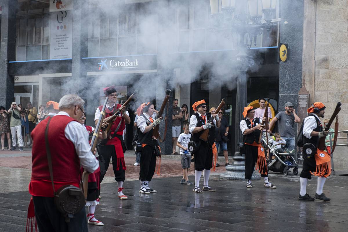 Suar la samarreta a cop de trabuc: Terrassa reviu la guerra carlina en ple juliol