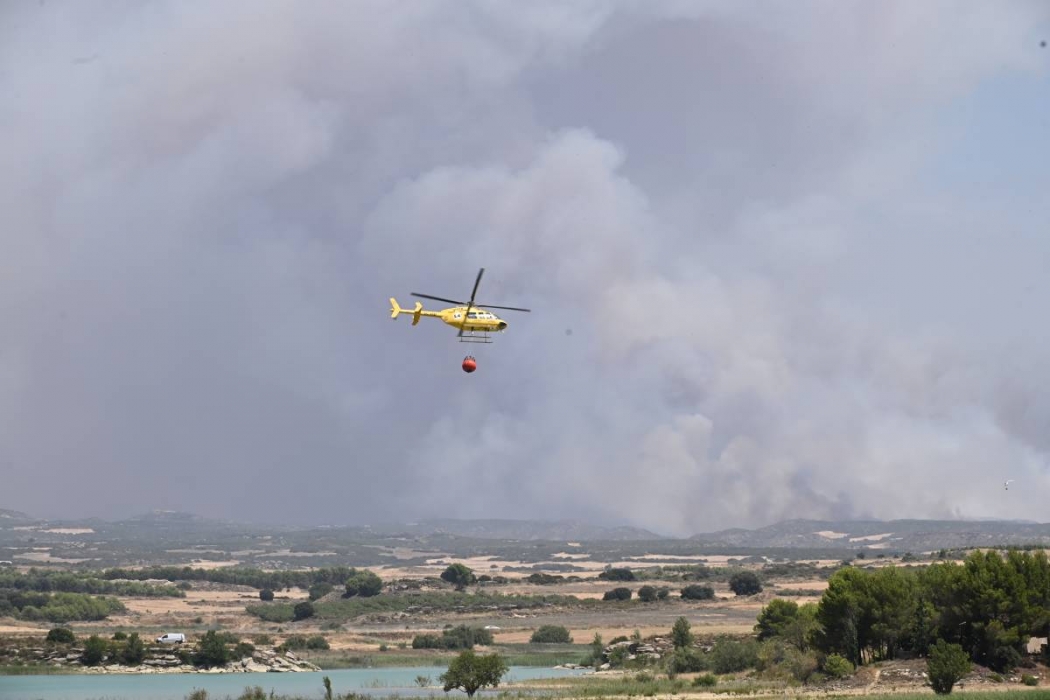 El fum del gran incendi de l'Aragó arriba a Catalunya