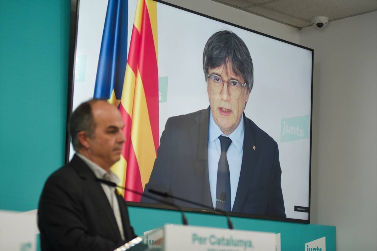 Junts ho fia tot a la carta Puigdemont: «Tornarà peti qui peti»