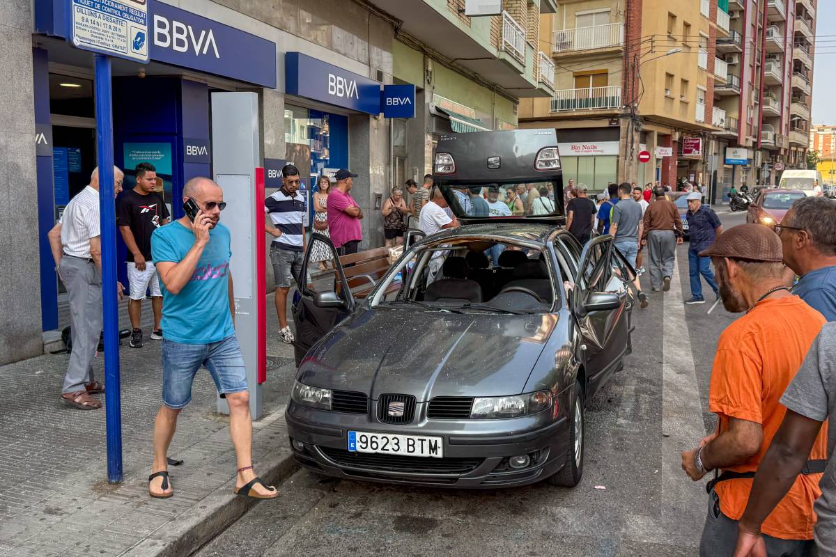 Cinc ferits per l'explosió en un cotxe aparcat a Lleida