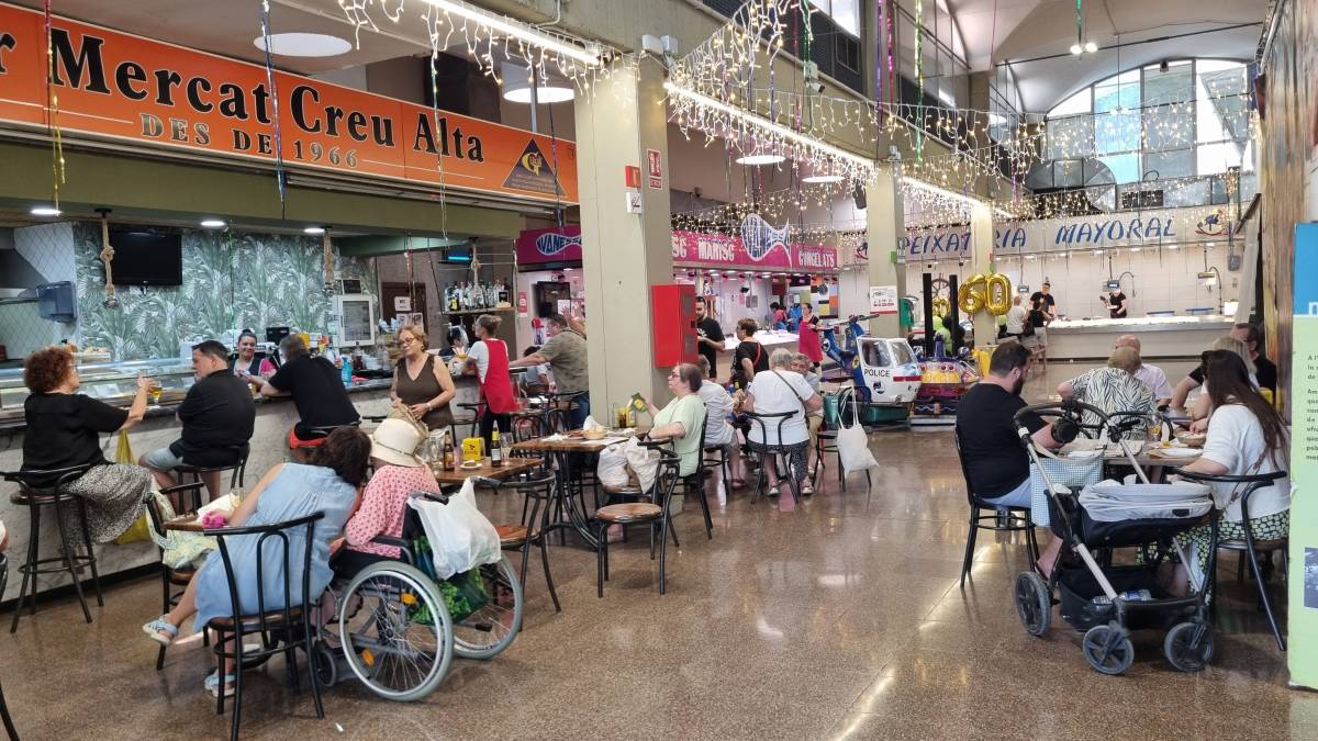 Ambient a la cafeteria del Mercat de la Creu Alta - D.S. Ambient a la cafeteria del Mercat de la Creu Alta