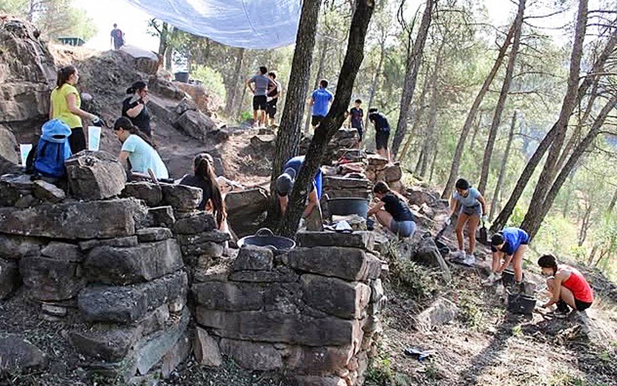 La Campanya d'Excavacions de Súria inicia l'estudi del mas medieval de la Miranda