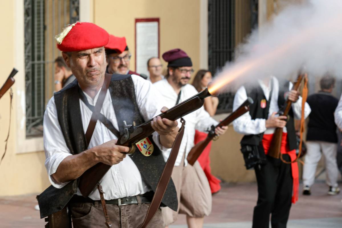 FOTOS | La pólvora dels Federins de Terrassa guanya a la calor