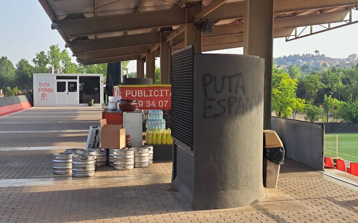 L`estadi del Congost té pintades per tot arreu - Pere Fontanals L`estadi del Congost té pintades per tot arreu
