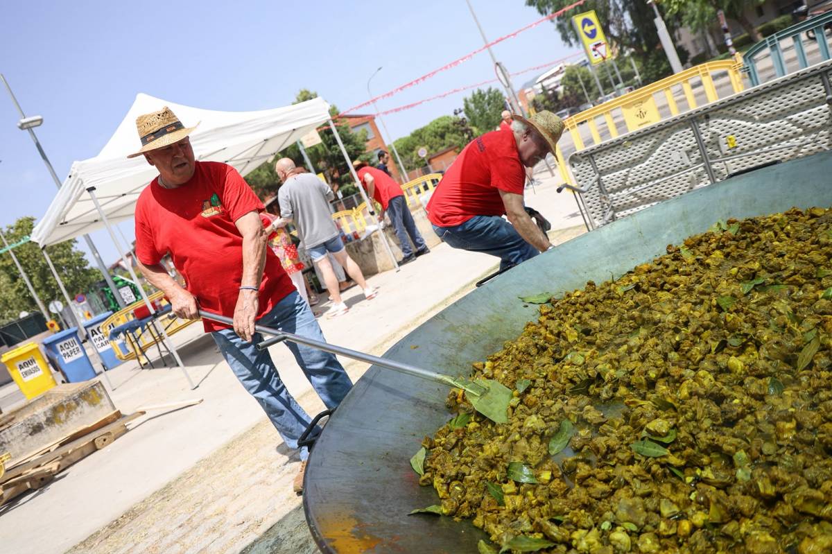 Paella de la festa major de Sant Julià - Víctor Castillo Paella de la festa major de Sant Julià
