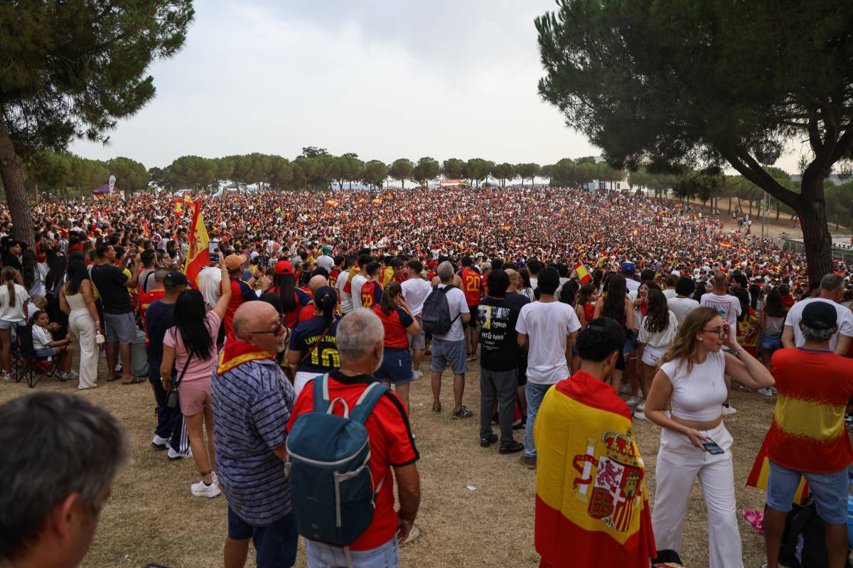 Celebració de la final del Mundial a l`amfiteatre del parc de Catalunya - Víctor Castillo Celebració de la final del Mundial a l`amfiteatre del parc de Catalunya