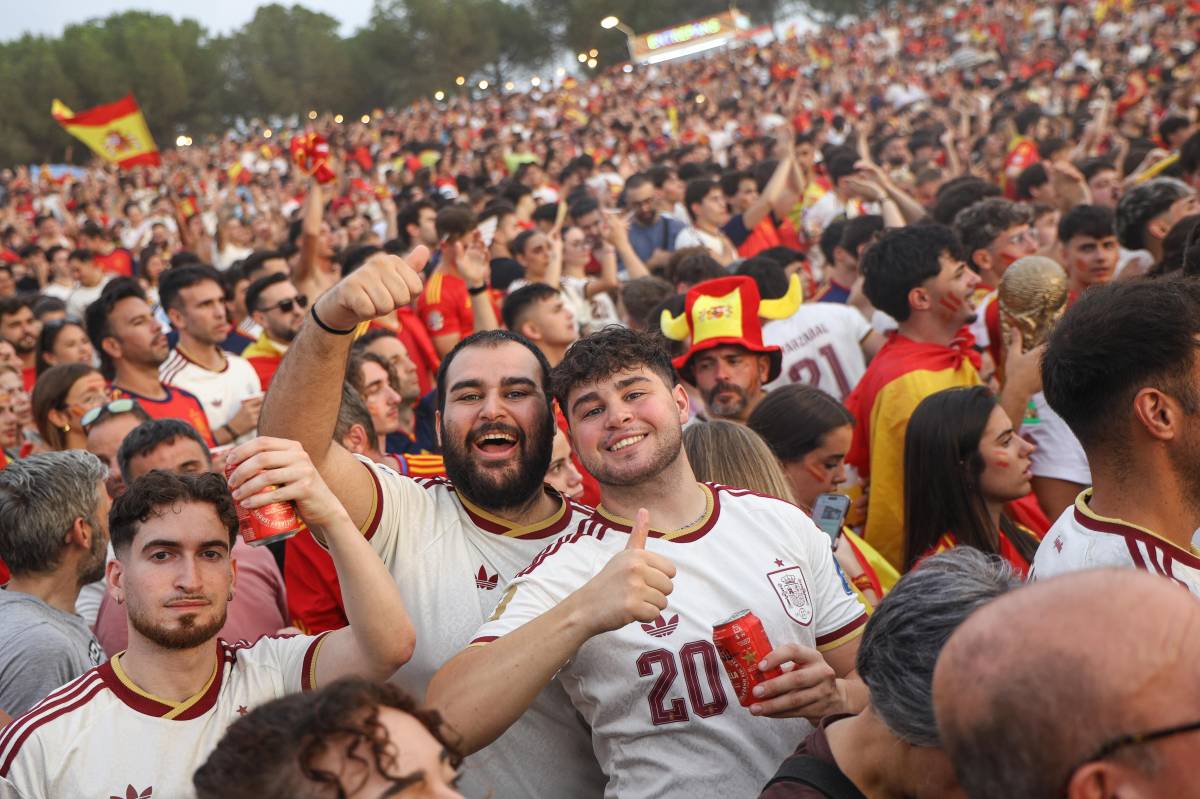Celebració de la final del Mundial a l`amfiteatre del parc de Catalunya - Víctor Castillo Celebració de la final del Mundial a l`amfiteatre del parc de Catalunya