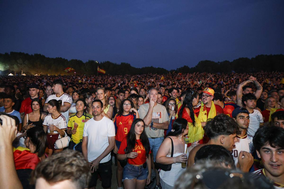 Celebració de la final del Mundial a l`amfiteatre del parc de Catalunya - Víctor Castillo Celebració de la final del Mundial a l`amfiteatre del parc de Catalunya