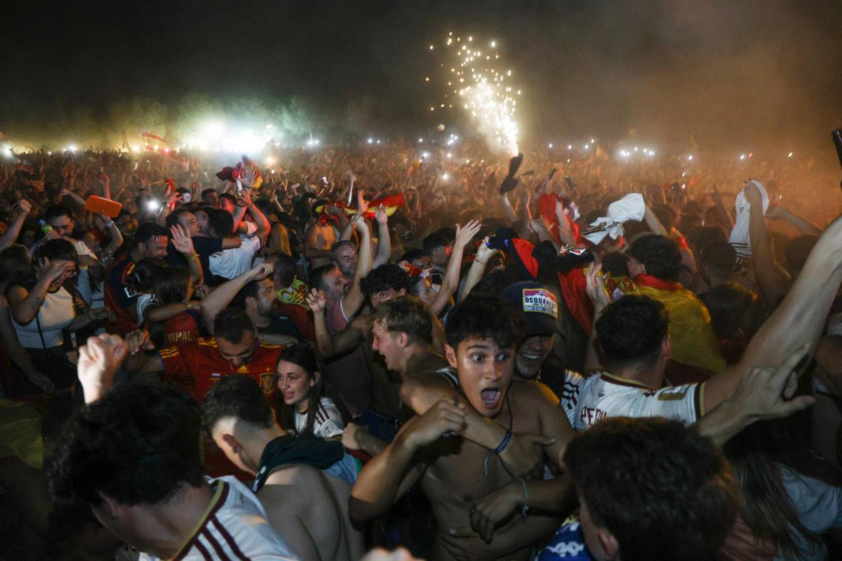 Celebració de la final del Mundial a l`amfiteatre del parc de Catalunya - Víctor Castillo Celebració de la final del Mundial a l`amfiteatre del parc de Catalunya