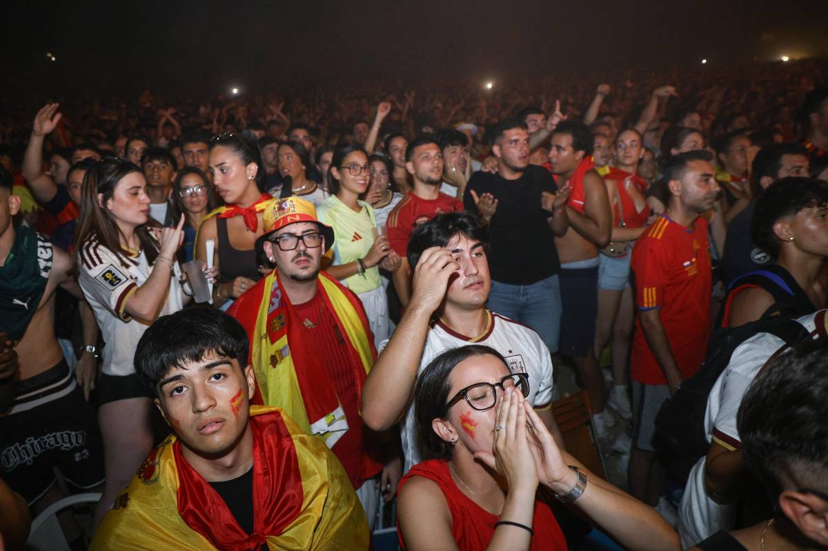 Celebració de la final del Mundial a l`amfiteatre del parc de Catalunya - Víctor Castillo Celebració de la final del Mundial a l`amfiteatre del parc de Catalunya
