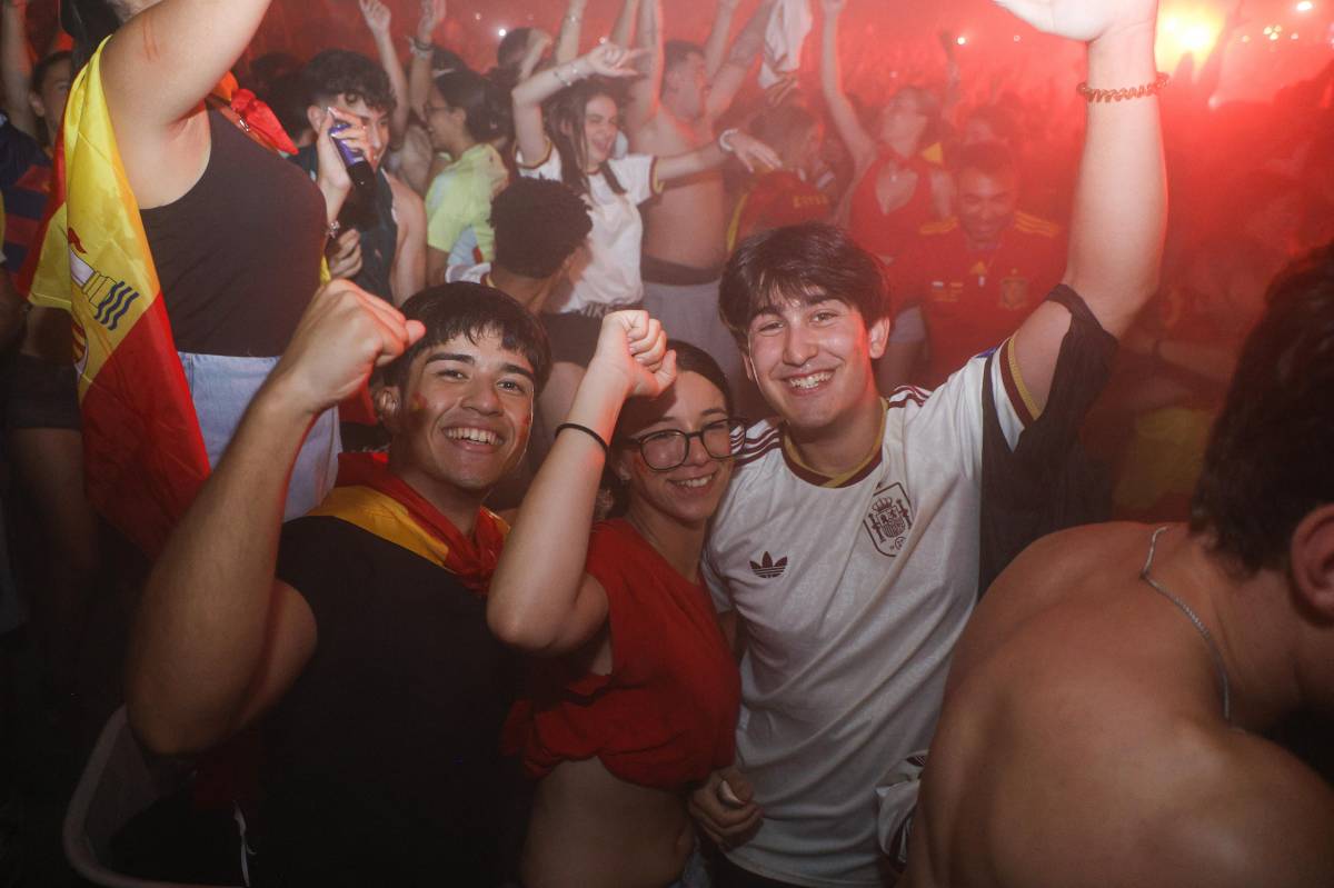 FOTOS | Eufòria a Sabadell per la victòria d'Espanya a la final del Mundial
