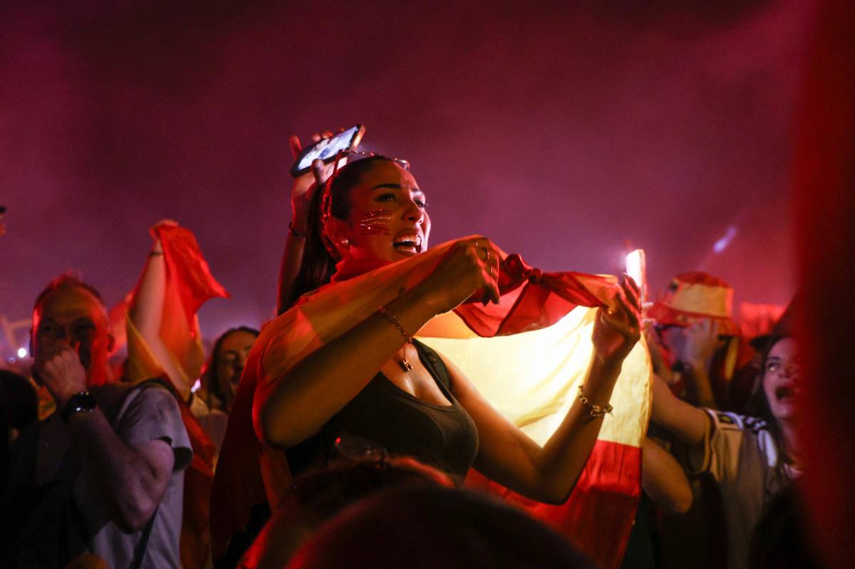Celebració de la final del Mundial a l`amfiteatre del parc de Catalunya - Víctor Castillo Celebració de la final del Mundial a l`amfiteatre del parc de Catalunya