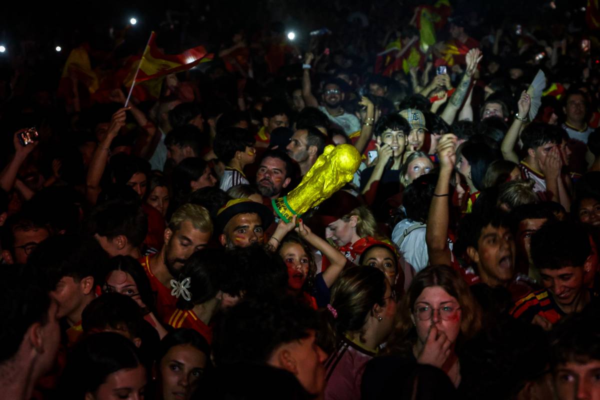 Celebració de la victòria de la selecció espanyola de futbol a la final del Mundial a Terrassa - Lluís Clotet Celebració de la victòria de la selecció espanyola de futbol a la final del Mundial a Terrassa