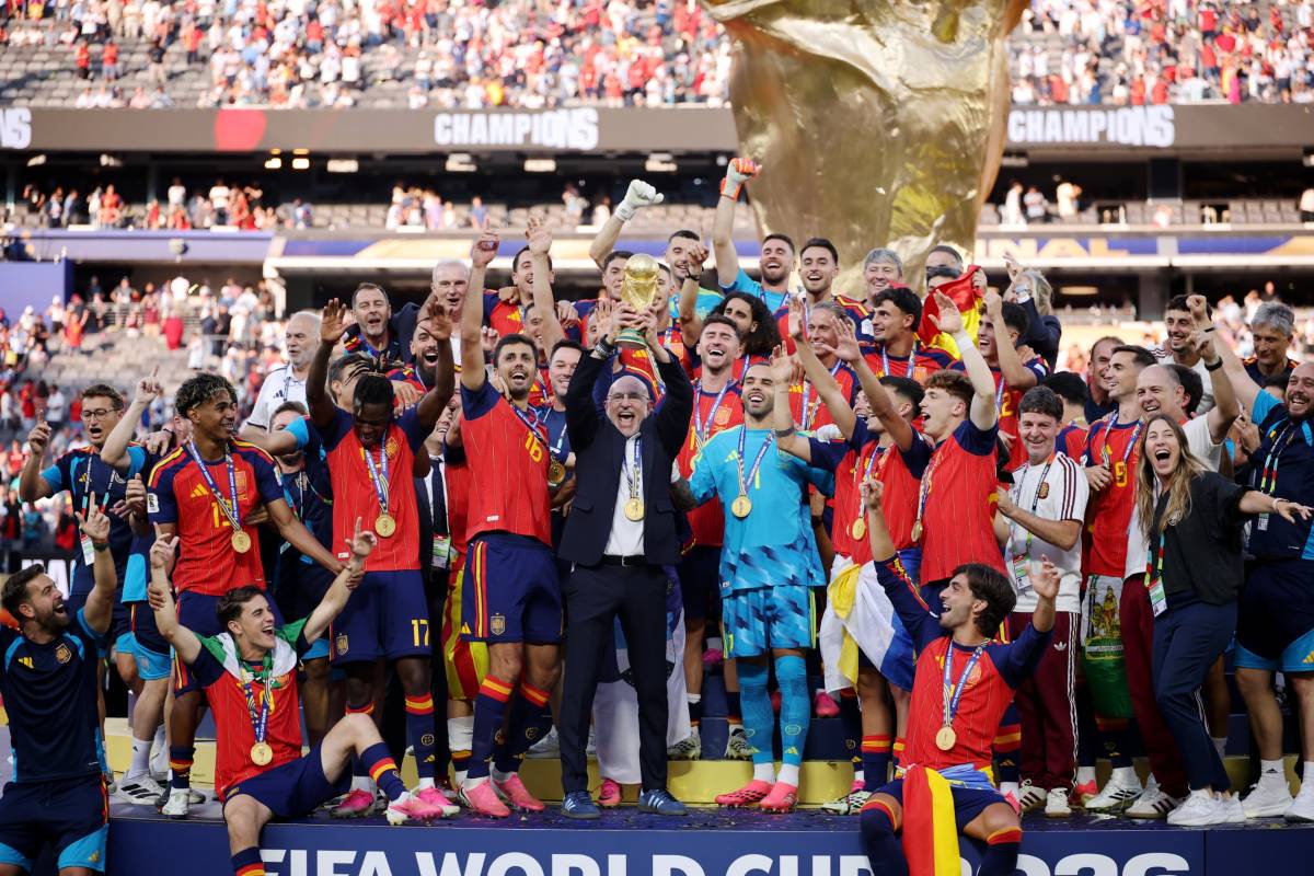 Cubarsí, el guardià de la senyera a la celebració del Mundial