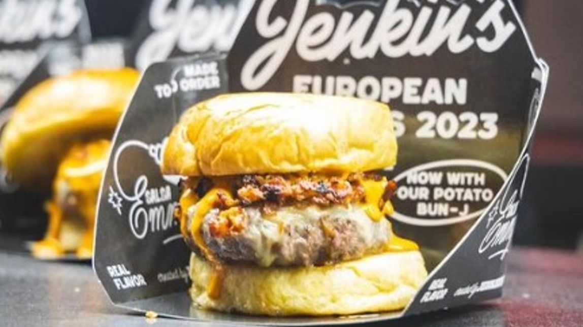 Una vintena de persones, intoxicades amb un perillós bacteri a l'esdeveniment «The Champions Burguer» a Pamplona