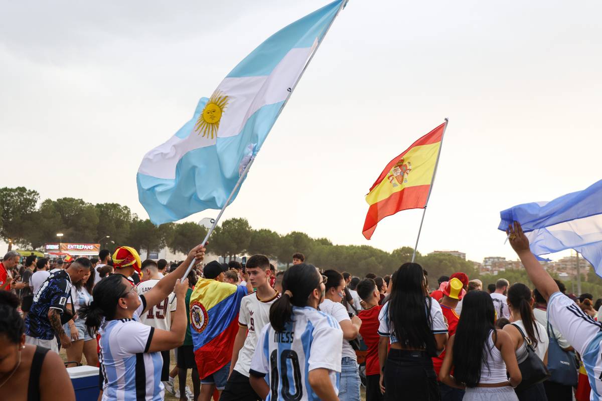 Final del Mundial entre Espanya i Argentina a l`amfiteatre del parc de Catalunya - Víctor Castillo Final del Mundial entre Espanya i Argentina a l`amfiteatre del parc de Catalunya