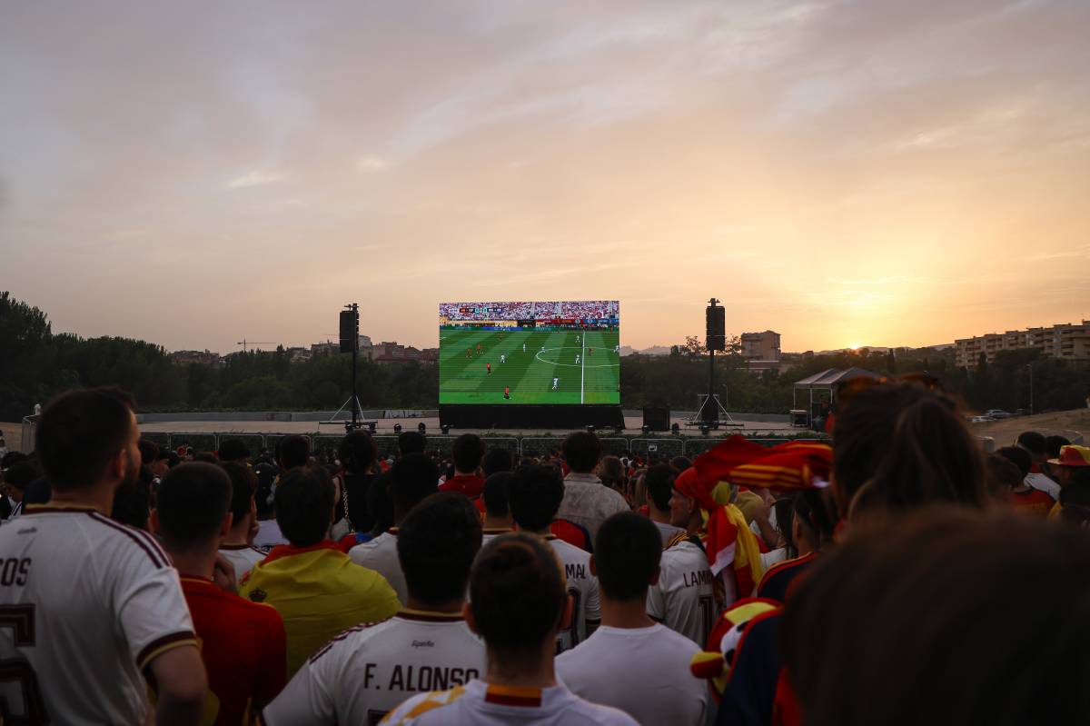 Final del Mundial entre Espanya i Argentina a l`amfiteatre del parc de Catalunya - Víctor Castillo Final del Mundial entre Espanya i Argentina a l`amfiteatre del parc de Catalunya
