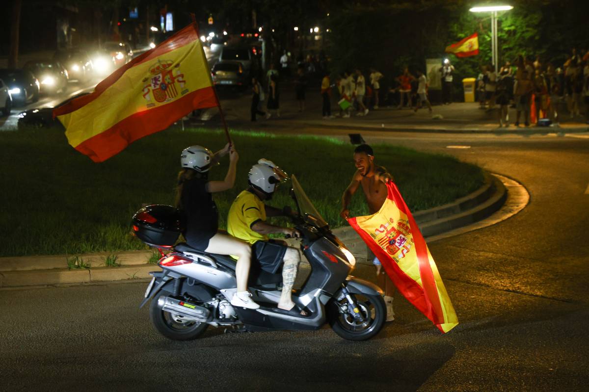 Celebració de la victòria d`Espanya a la final del Mundial - Víctor Castillo Celebració de la victòria d`Espanya a la final del Mundial