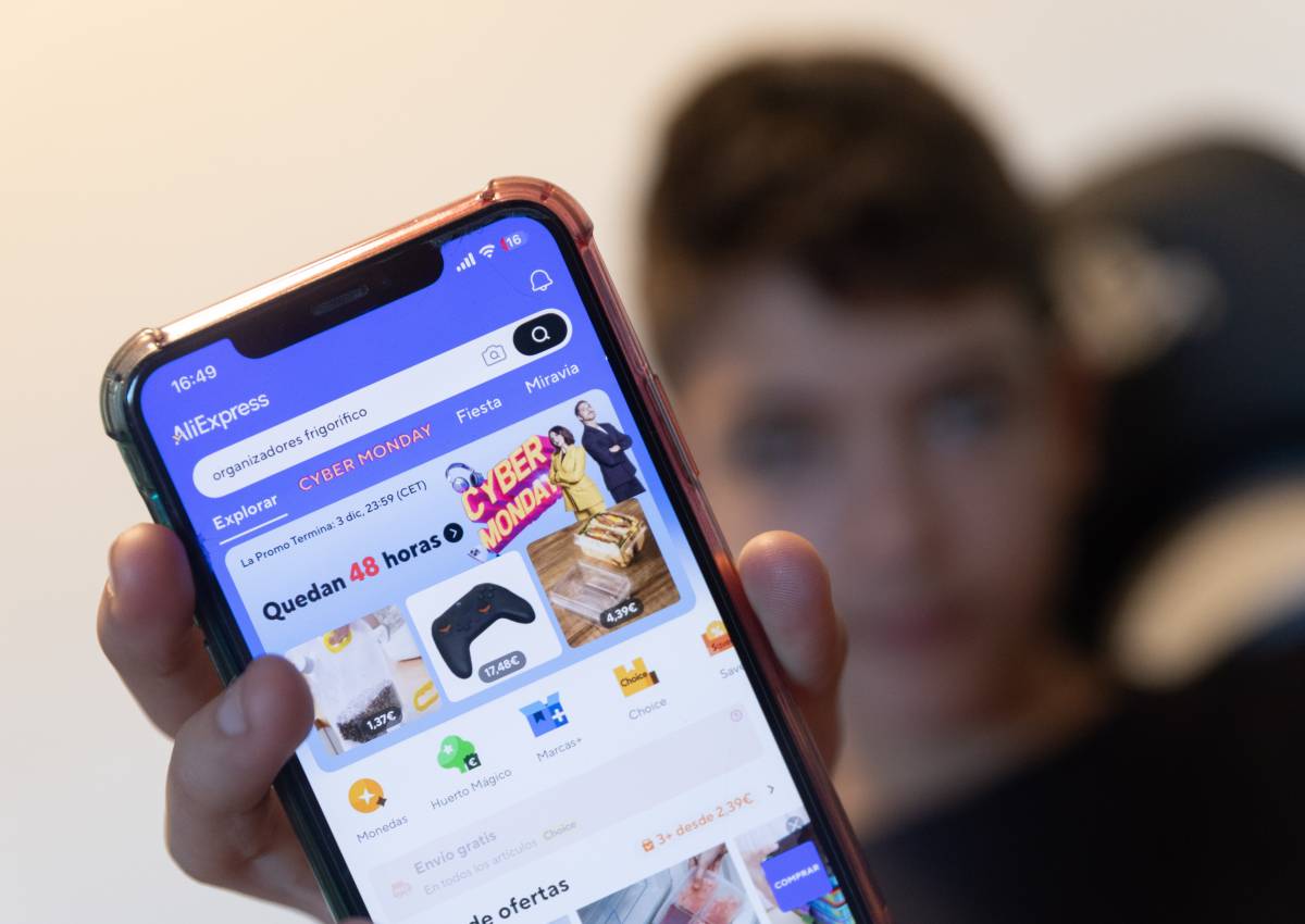 Brussel·les multa AliExpress amb 550 milions per vendre joguines i cosmètics il·legals