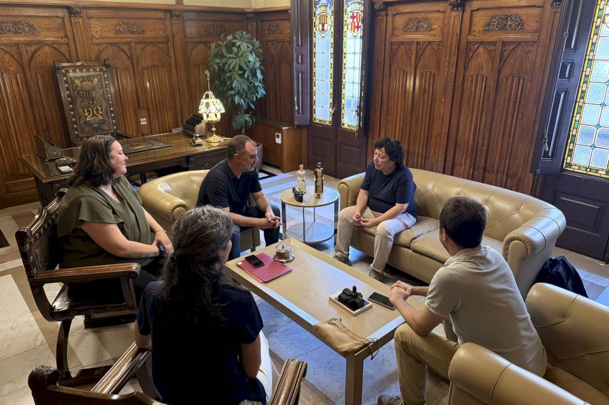 Jordi Ballart va rebre la nova cap del Servei de Protecció Civil, Montse Font - Jordi Ballart va rebre la nova cap del Servei de Protecció Civil, Montse Font