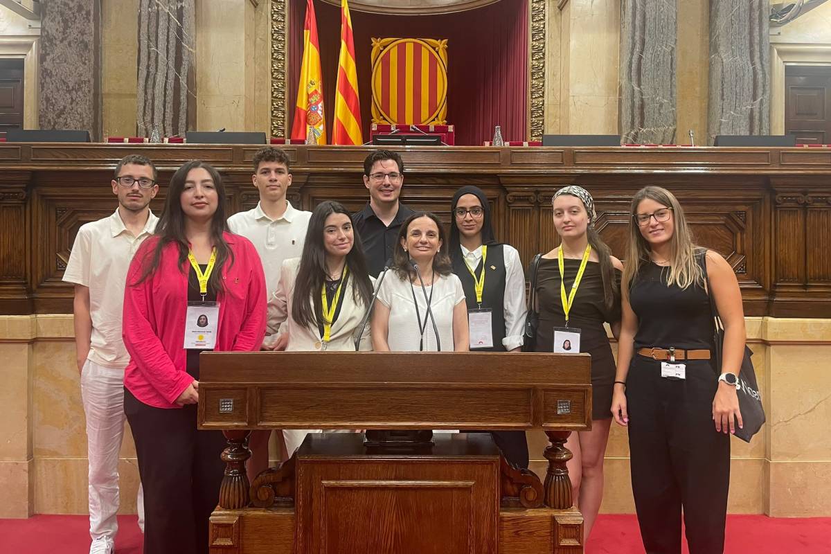 Del campus a l’hemicicle: cinc estudiants de la UdL es posen a la pell de diputats