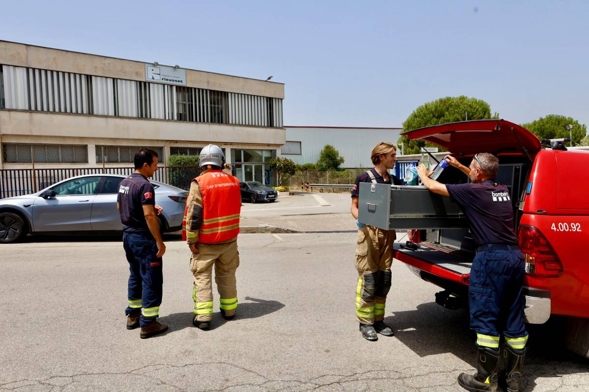 Una barreja errònia amb un bidó ple d'àcid clorhídric activa l'alerta per risc químic a Santa Perpètua