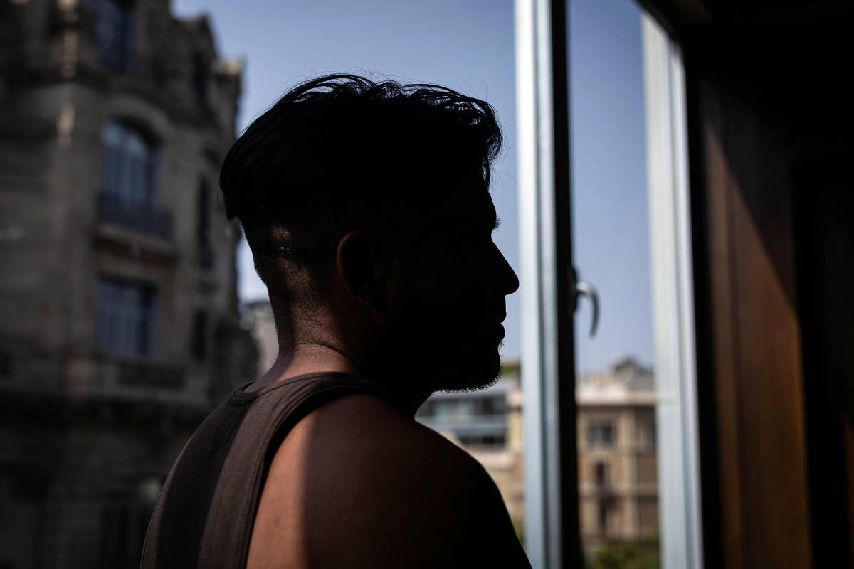 «Treballava més de 10 hores al dia per 800 euros i em van enganyar amb la promesa d'aconseguir papers»